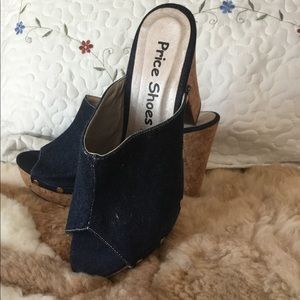 Jean heels with gold studs NWOT